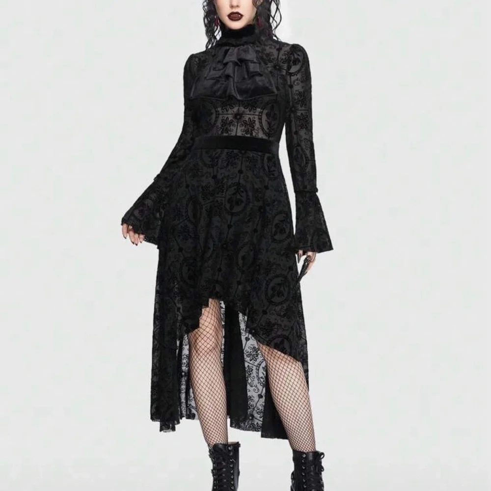 ROMWE Black Gothic Dress with Floral Design - Picture 3 of 4